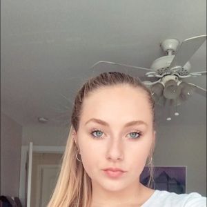 Meet your Posher, Alia